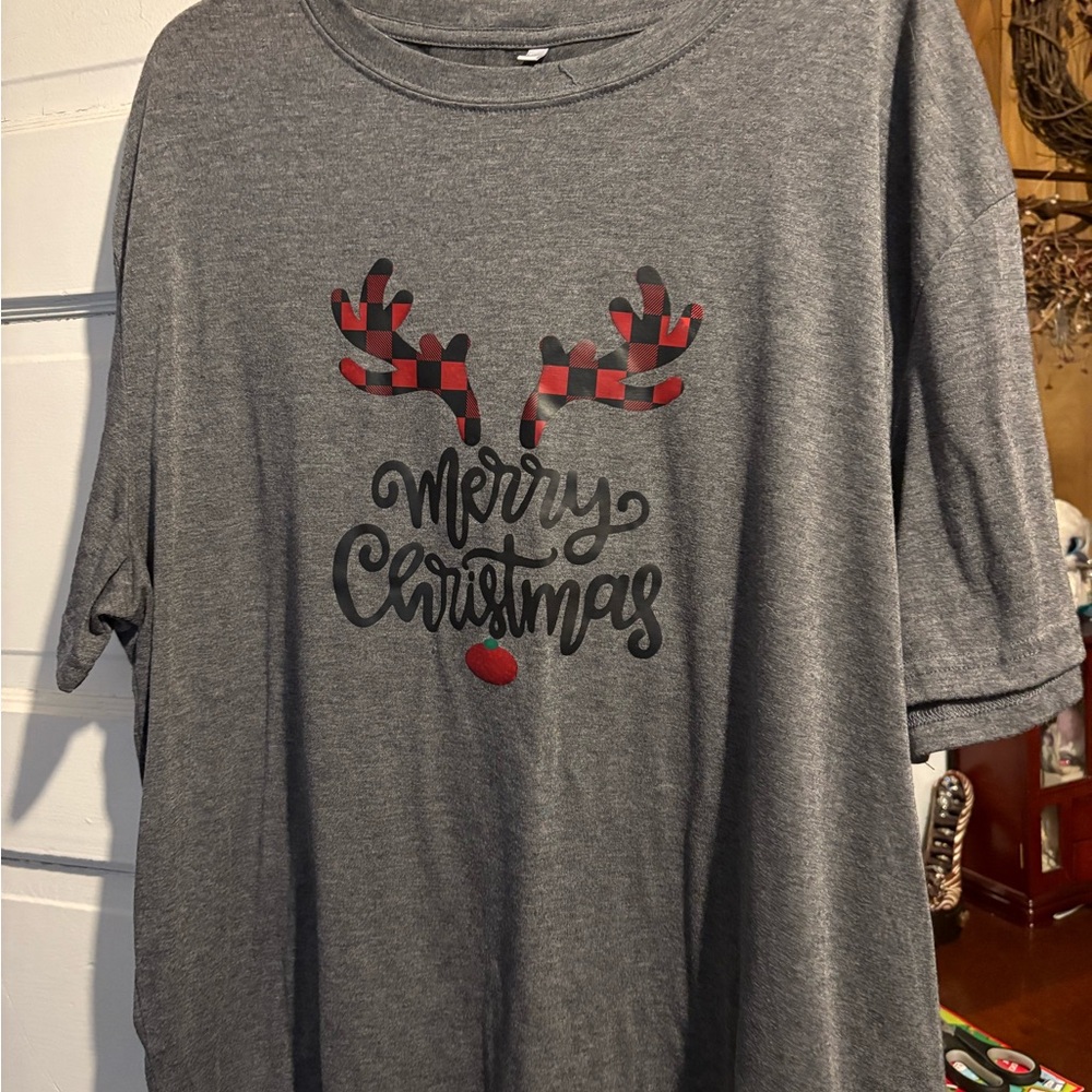 Gray Merry Christmas Reindeer Women's Short Sleeve Tee